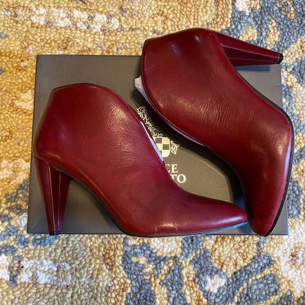 Vince Camuto Women's Burgundy and Red Boots
